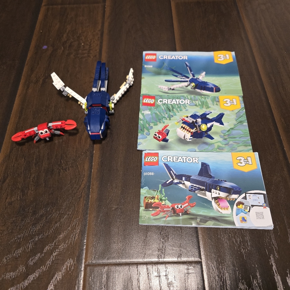 LEGO Creator 3 in 1 Deep Sea Creatures set # 31088 shark squid fish crab ocean